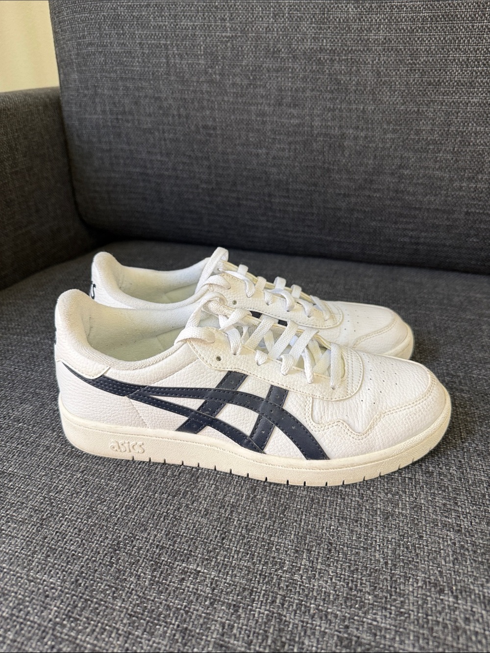 Asics Size 8.5 Women’s 1192A148 Japan’s White Sneakers with Navy Logo Stripes